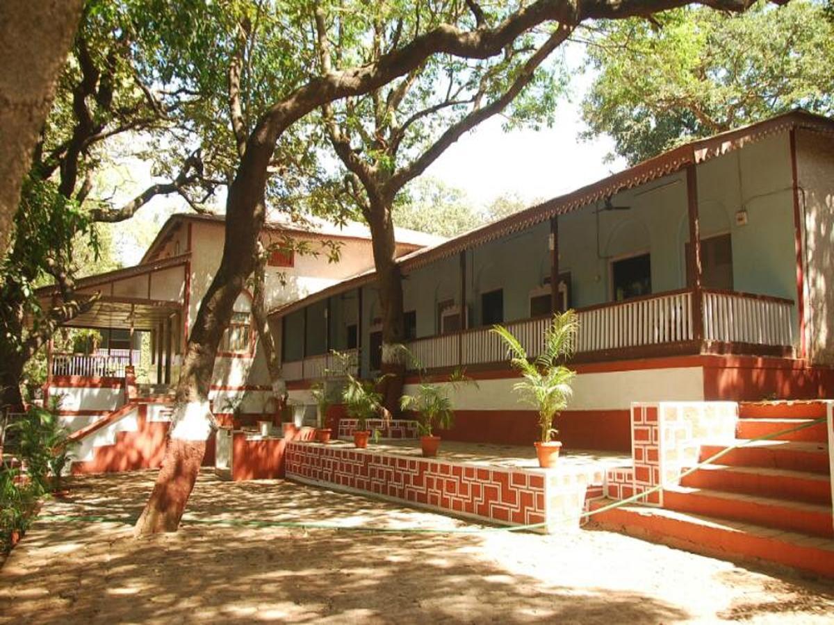 Cecil Hotel Matheran Exterior photo