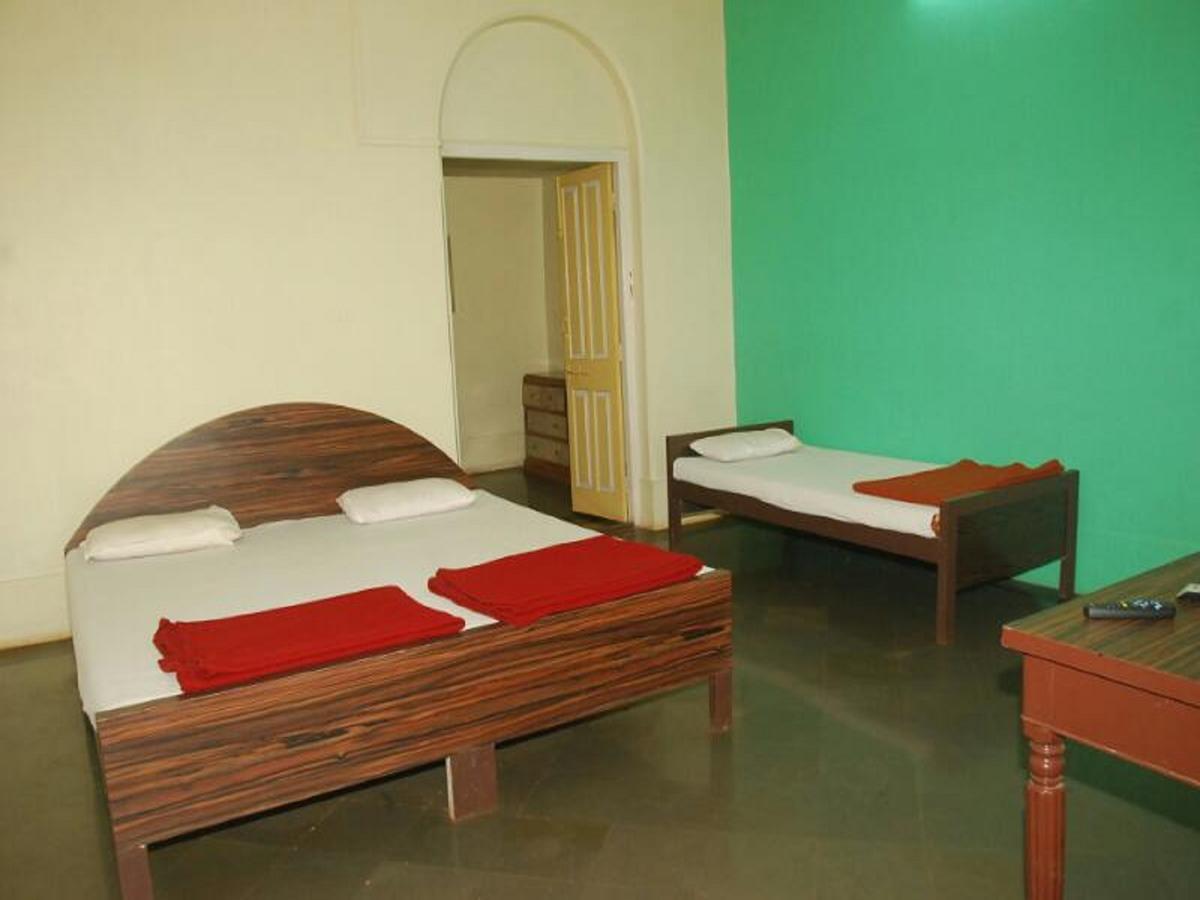 Cecil Hotel Matheran Exterior photo